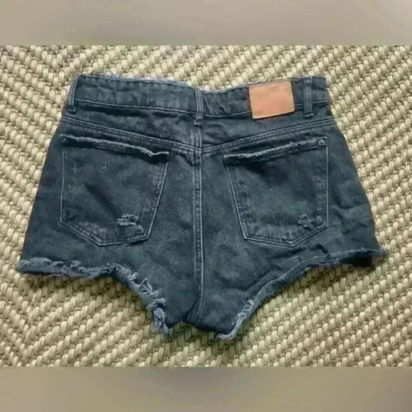 Zara Authentic Denim by TRF Women's Denim Jean Shorts Black Size 6 Distressed - Picture 4 of 8